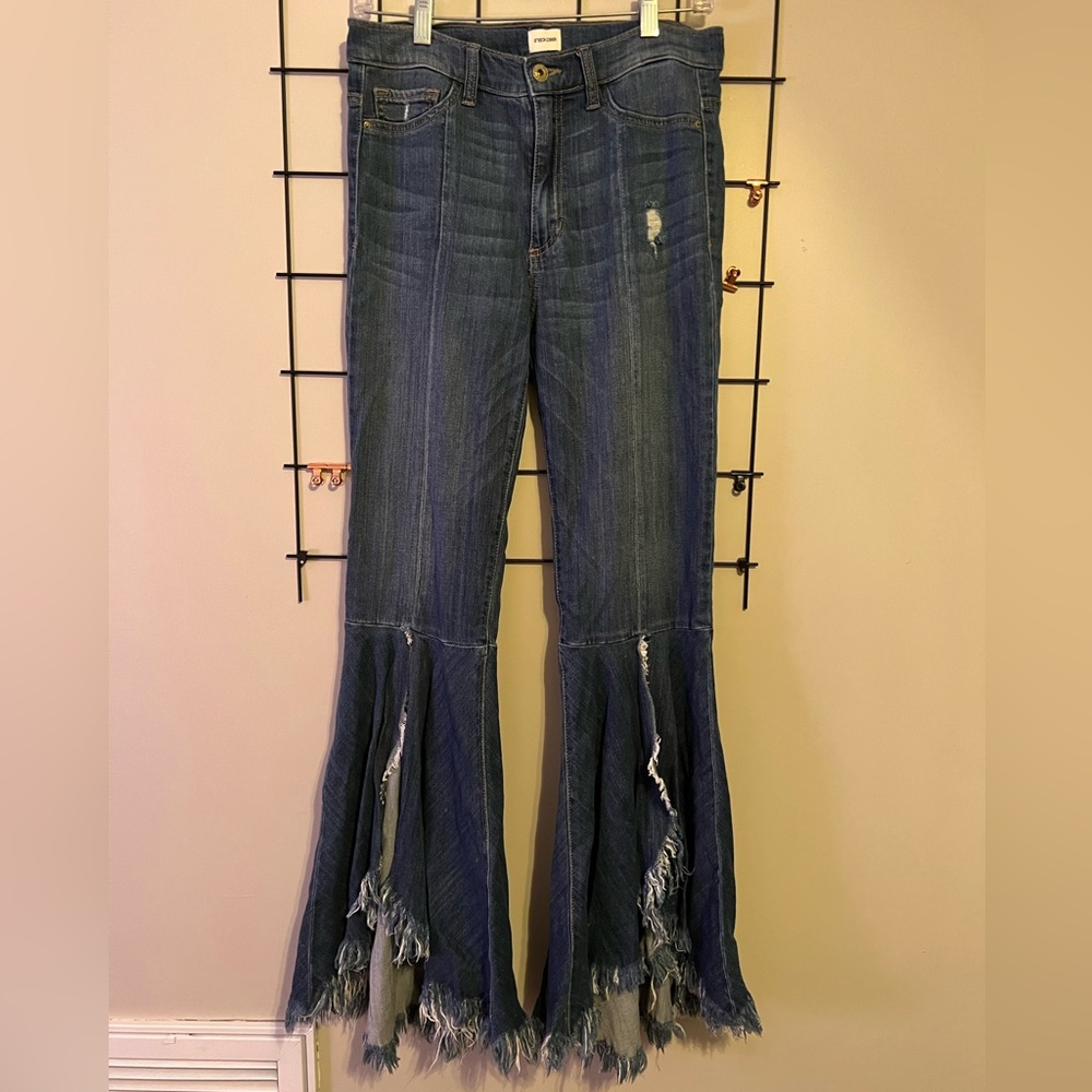 Sneak Peek / Fit and Flare Jeans, High Waisted, Stretchy